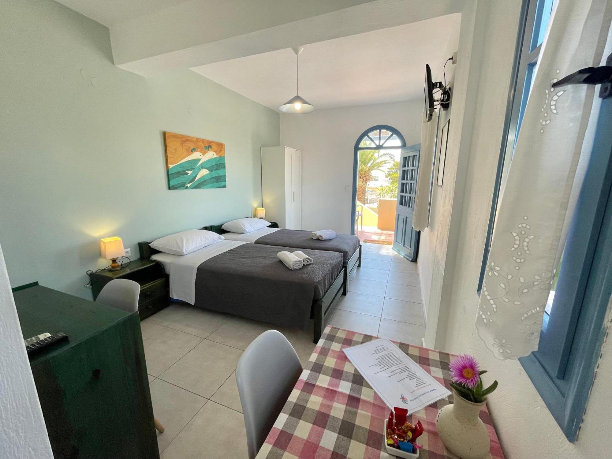 Asterias Mini Coastal Apartments Периволос Экстерьер фото
