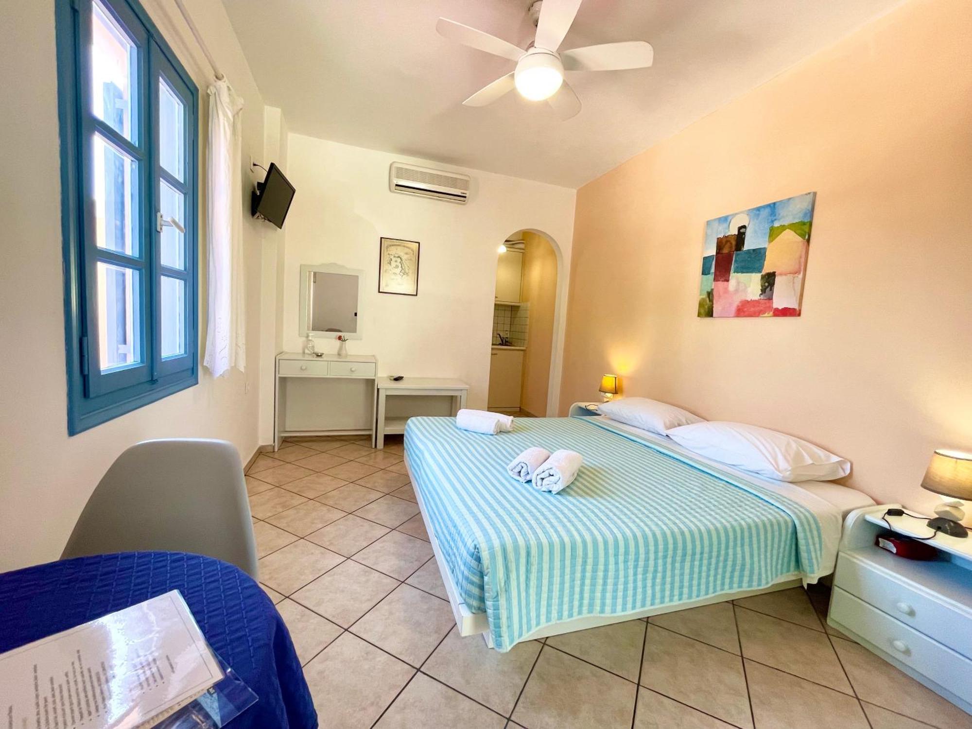 Asterias Mini Coastal Apartments Периволос Экстерьер фото