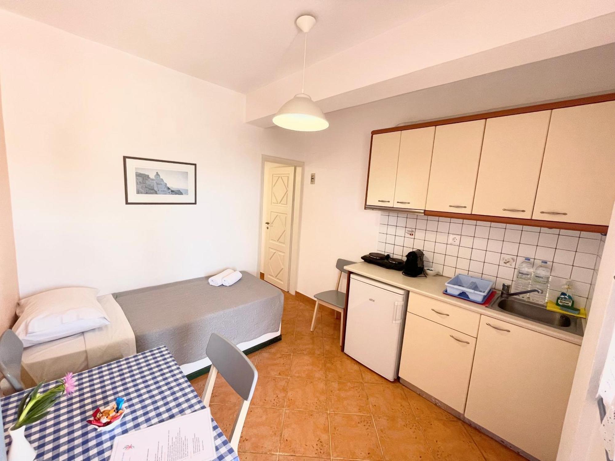 Asterias Mini Coastal Apartments Периволос Экстерьер фото