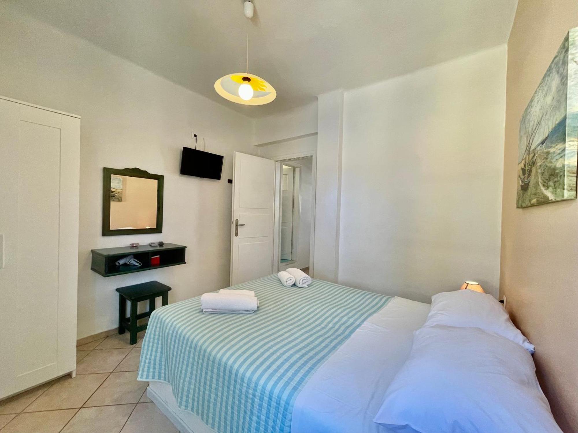 Asterias Mini Coastal Apartments Периволос Экстерьер фото